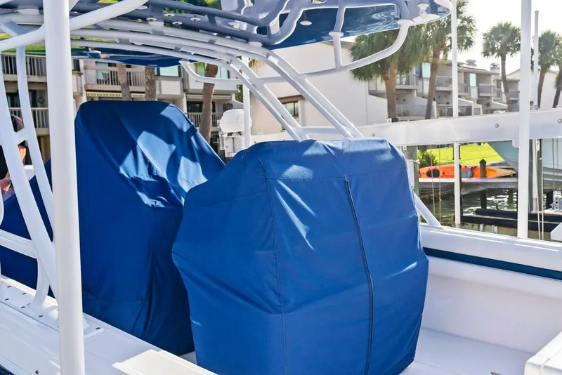 Slide: The Image of 2021 Intrepid 327 Valor - 74