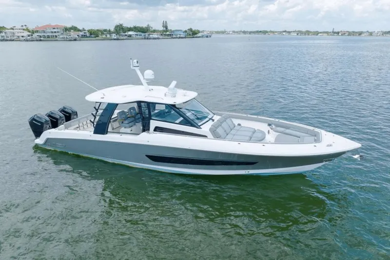 Slide: The Image of Boston Whaler 420 Outrage 2023 - 0
