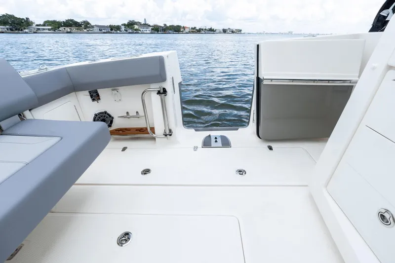 Slide: The Image of Boston Whaler 420 Outrage 2023 - 13