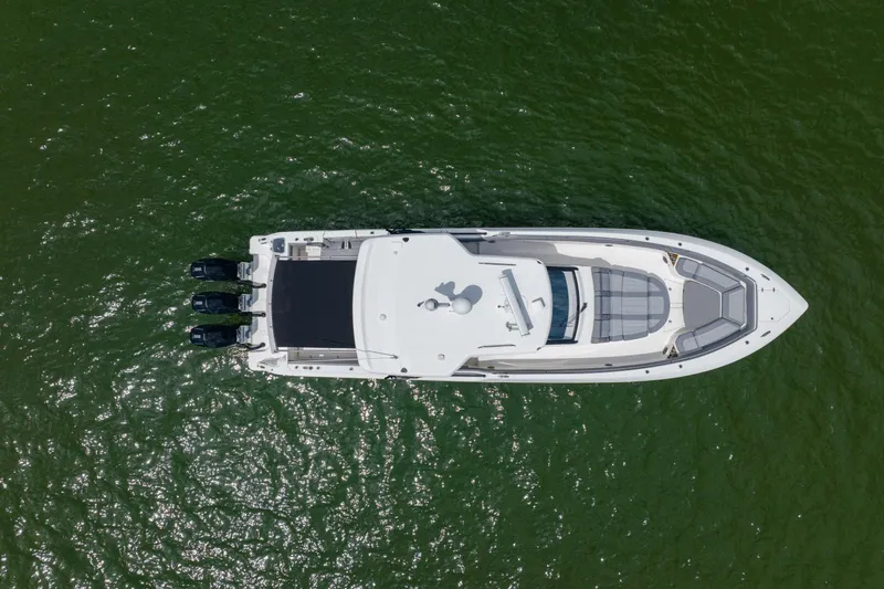 Slide: The Image of Boston Whaler 420 Outrage 2023 - 2