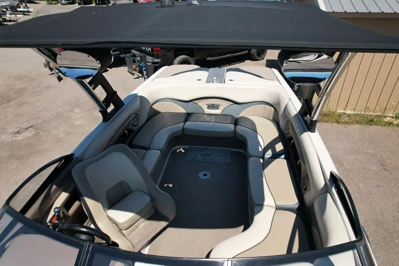Slide: The Image of Malibu 23 LSV 2013 - 4