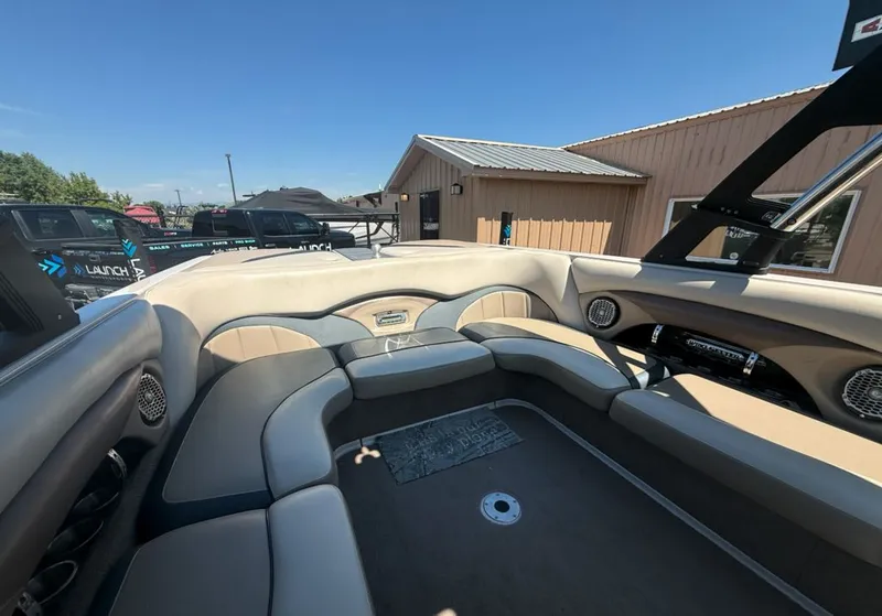 Slide: The Image of Malibu 23 LSV 2013 - 11