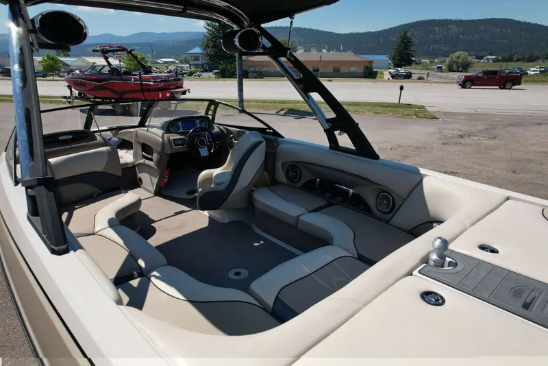 Slide: The Image of Malibu 23 LSV 2013 - 5