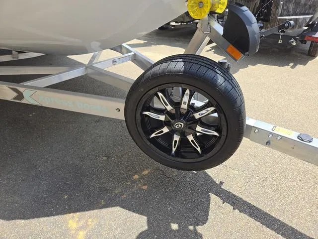 Slide: The Image of Xpress X23B Lounge 2025 - 11