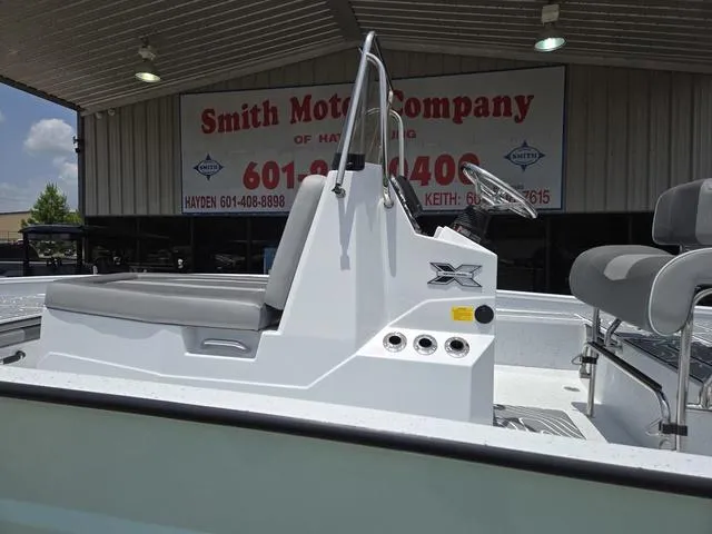 Slide: The Image of Xpress X23B Lounge 2025 - 19