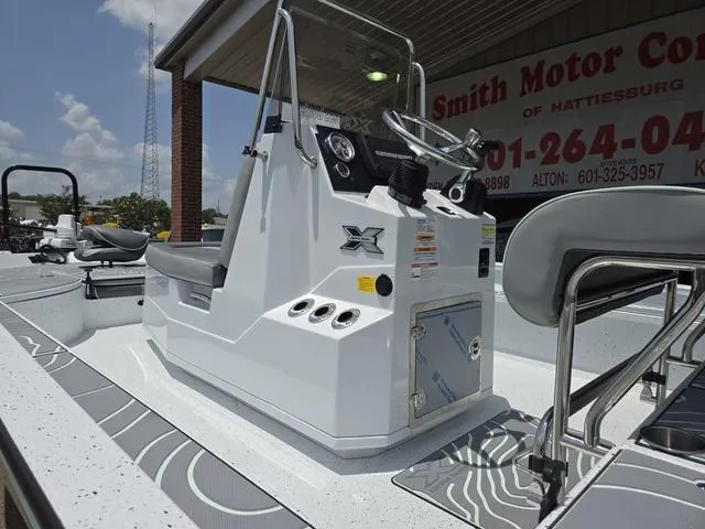 Slide: The Image of Xpress X23B Lounge 2025 - 5