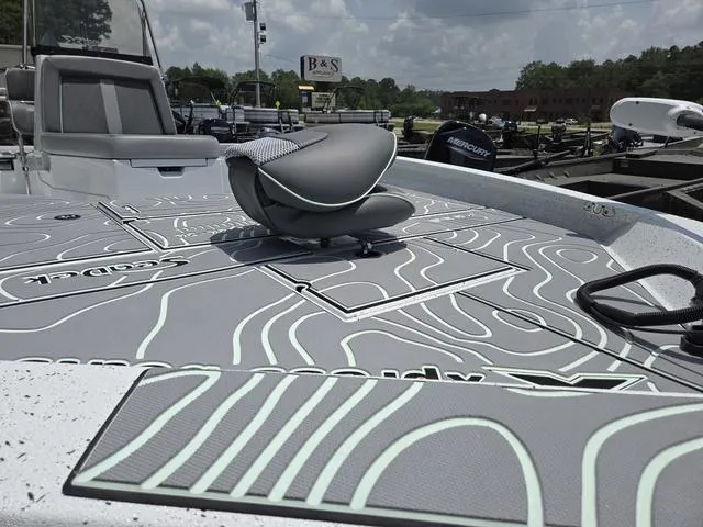 Slide: The Image of Xpress X23B Lounge 2025 - 7