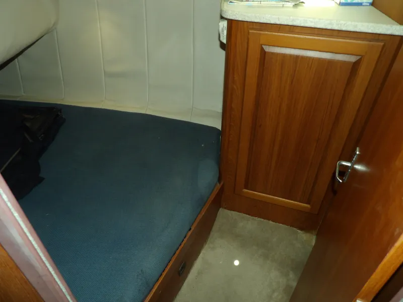 Slide: The Image of Mainship 350 Trawler 1999 - 51