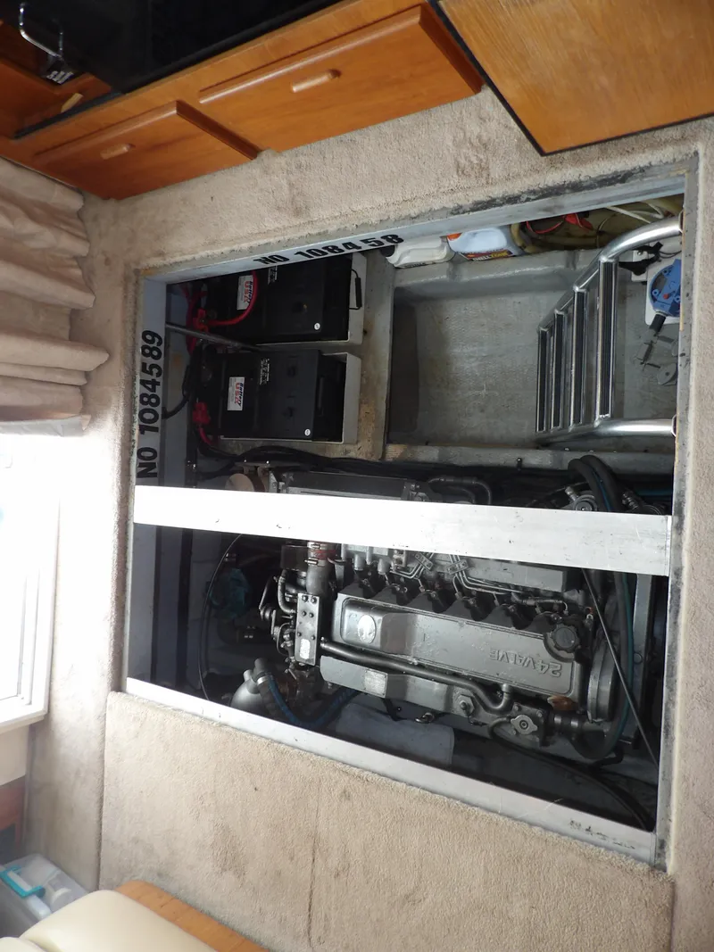 Slide: The Image of Mainship 350 Trawler 1999 - 57