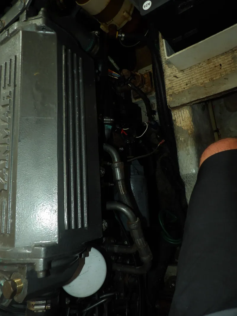 Slide: The Image of Mainship 350 Trawler 1999 - 58