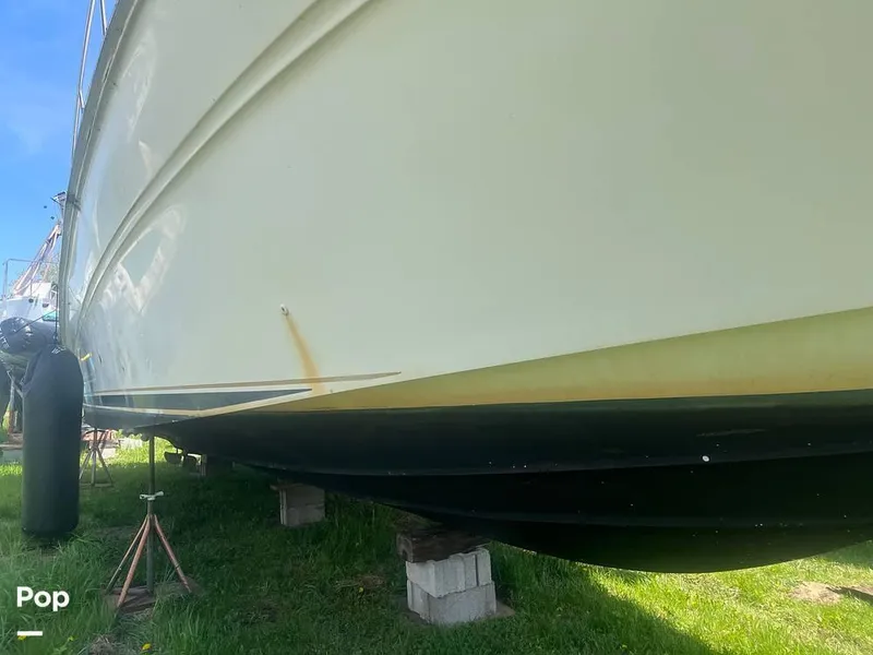 Slide: The Image of 2000 Sea Ray 410 Sundancer for sale in Sodus Point, NY - 19