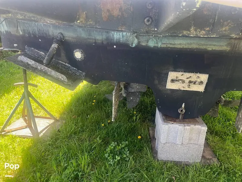 Slide: The Image of 2000 Sea Ray 410 Sundancer for sale in Sodus Point, NY - 25