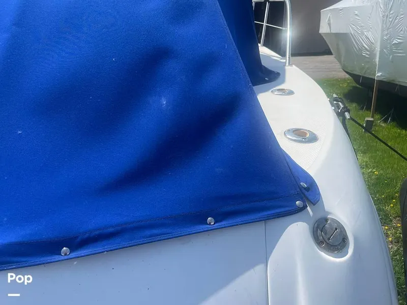 Slide: The Image of 2000 Sea Ray 410 Sundancer for sale in Sodus Point, NY - 35