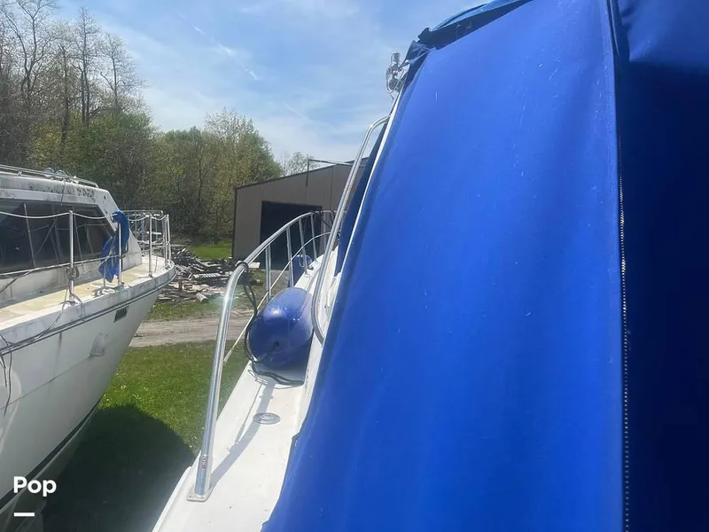 Slide: The Image of 2000 Sea Ray 410 Sundancer for sale in Sodus Point, NY - 36