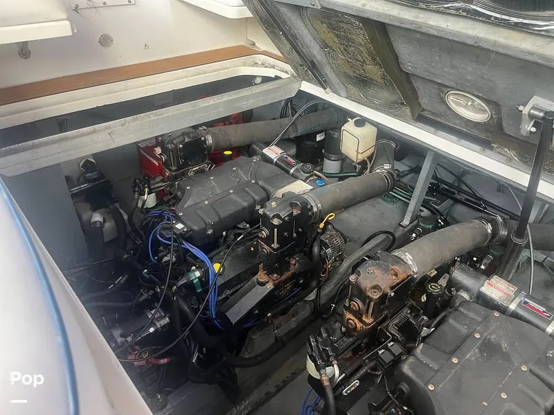 Slide: The Image of 2000 Sea Ray 410 Sundancer for sale in Sodus Point, NY - 38