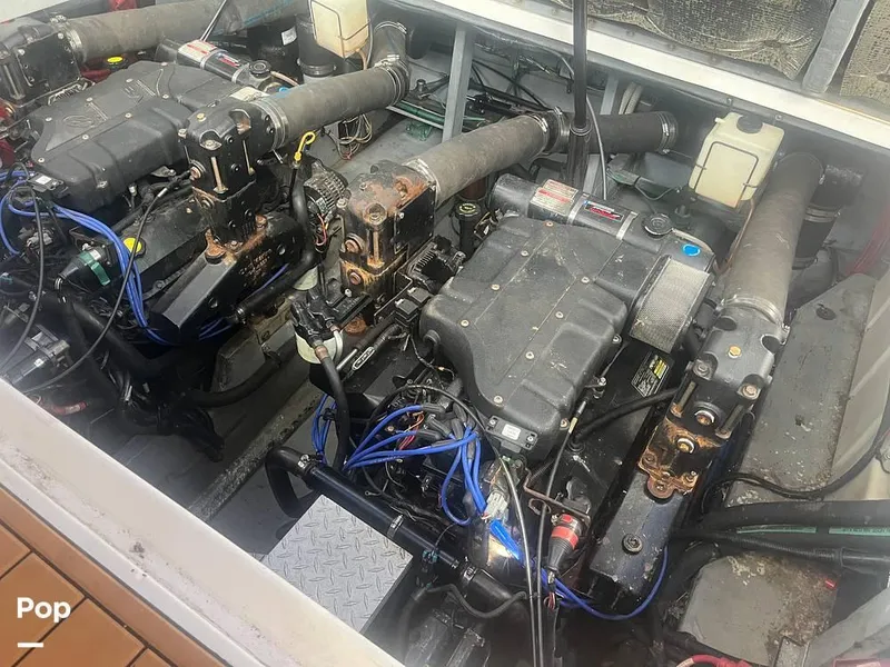 Slide: The Image of 2000 Sea Ray 410 Sundancer for sale in Sodus Point, NY - 40