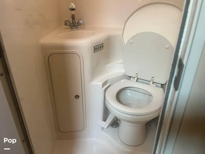 Slide: The Image of 2000 Sea Ray 410 Sundancer for sale in Sodus Point, NY - 76