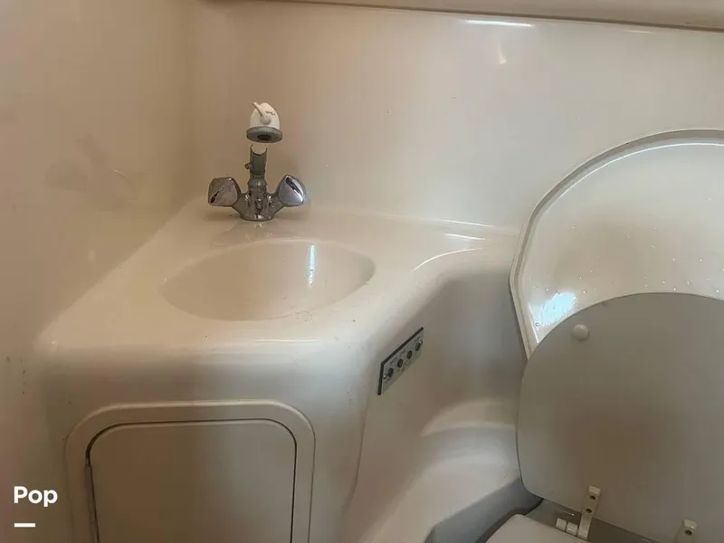 Slide: The Image of 2000 Sea Ray 410 Sundancer for sale in Sodus Point, NY - 78