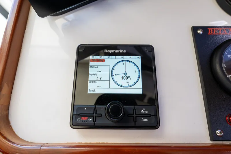 Slide: The Image of Raymarine control panel on 2024 SeaPiper 37 boat dashboard. - 20