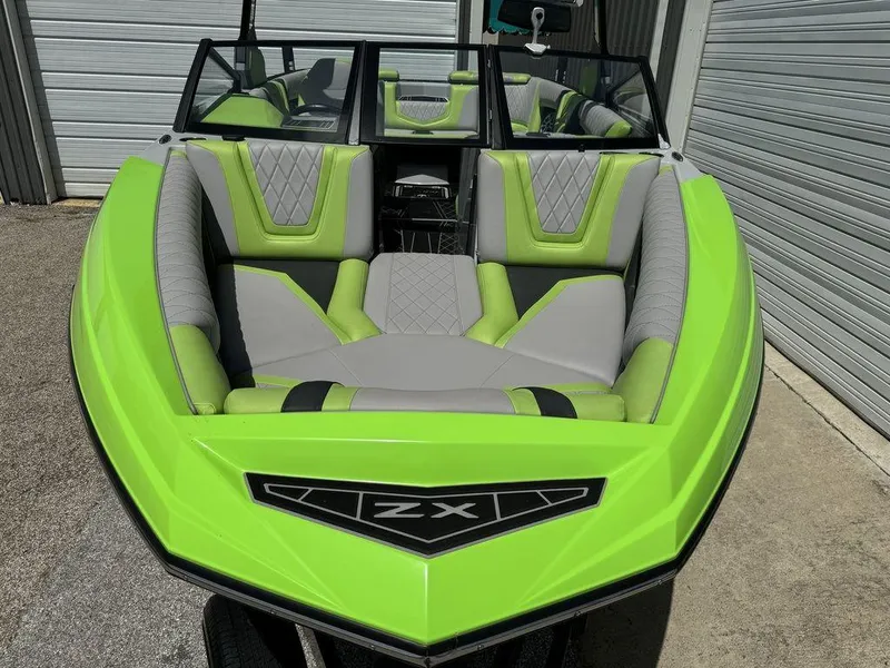 Slide: The Image of Tigé 25ZX 2021 - 3