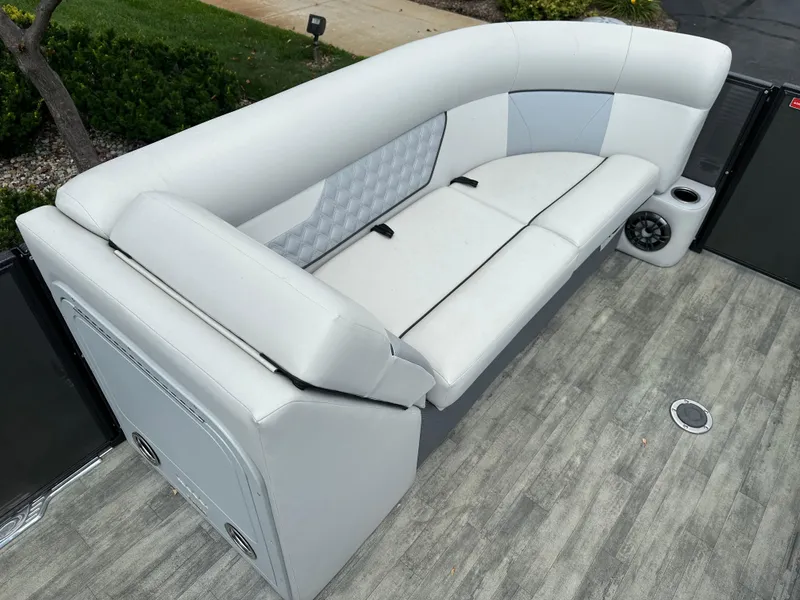 Slide: The Image of Crest Classic DLX 220 SLSC 2022 - 14