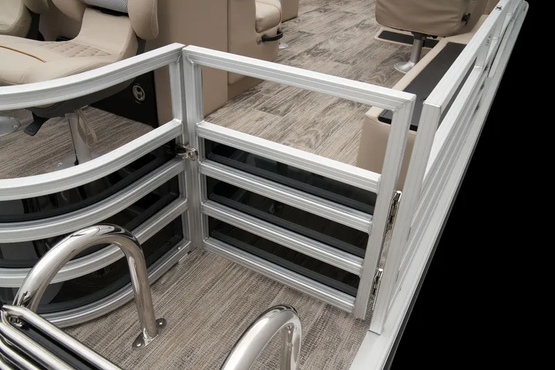 Slide: The Image of Ranger Reata 220FC 2024 - 65