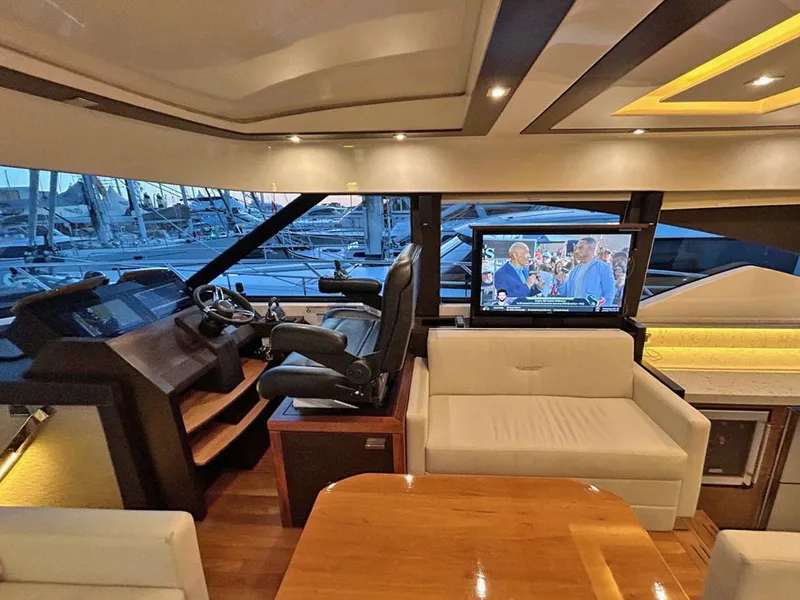 Slide: The Image of Salon Stbd - 16