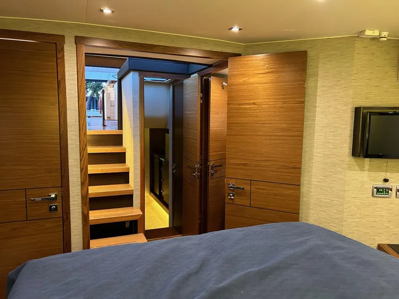 Slide: The Image of VIP Cabin Aft - 27