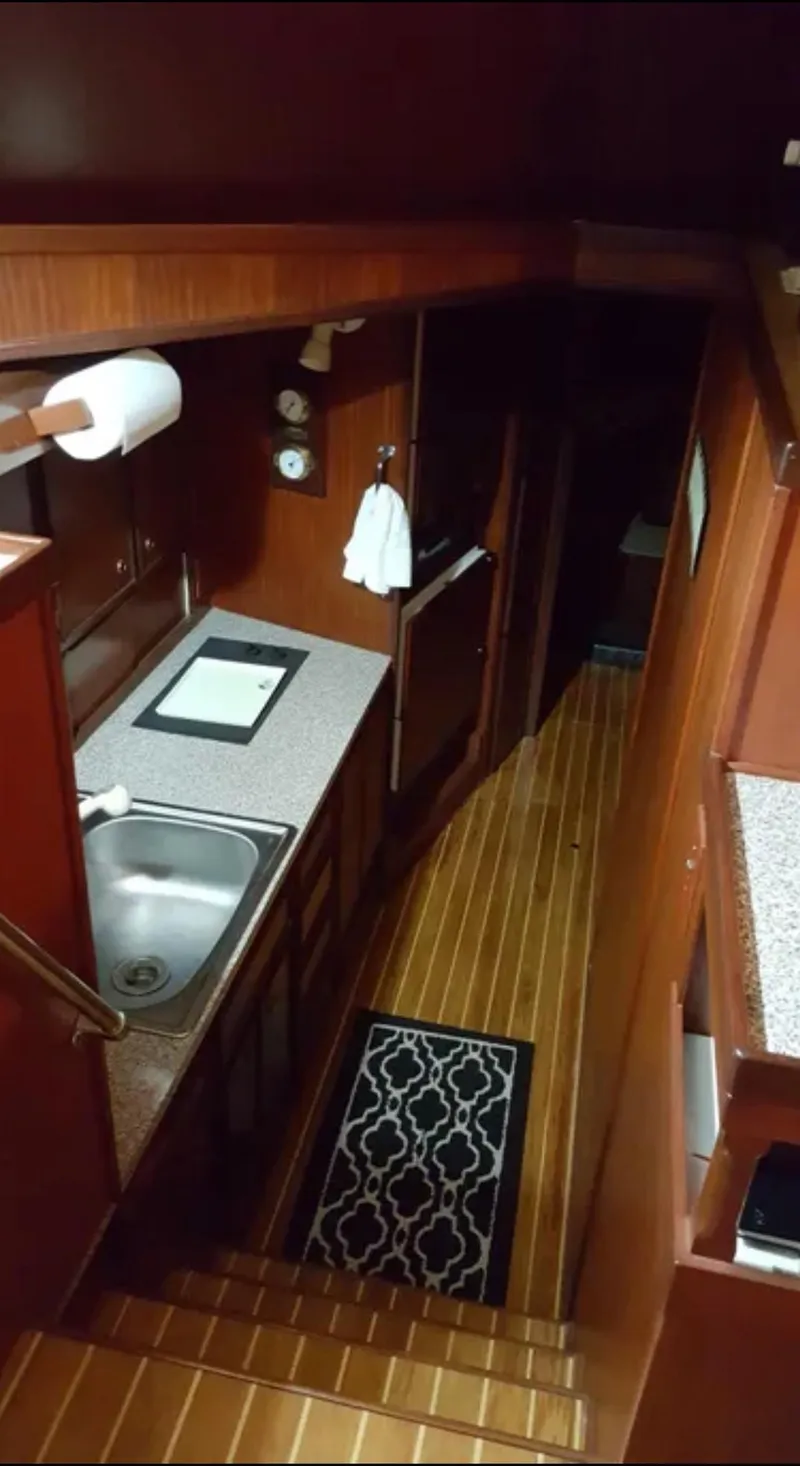 Slide: The Image of Hatteras 45 Convertible 1986 - 4