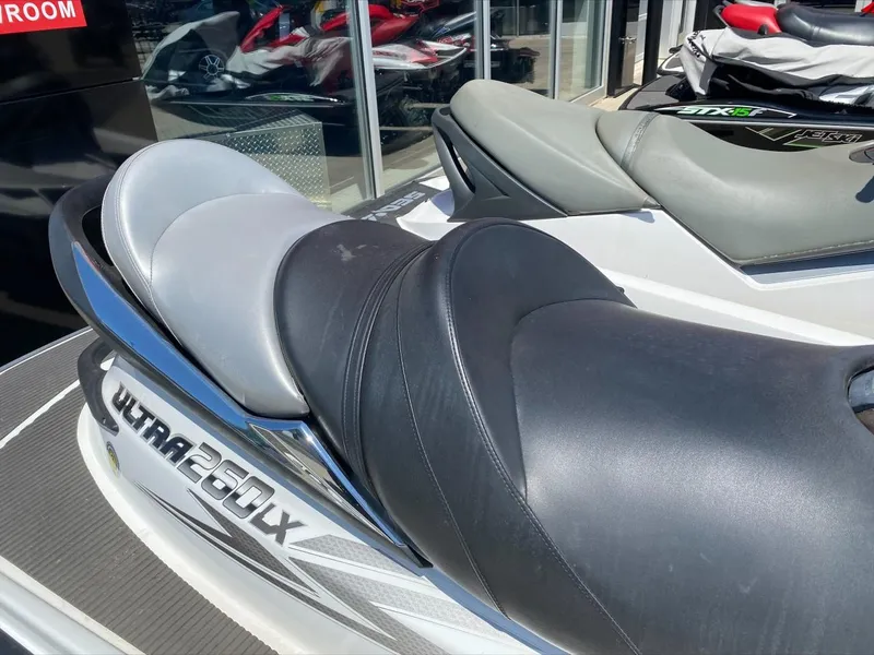 Slide: The Image of Kawasaki Jet Ski® Ultra® 260LX 2010 - 11