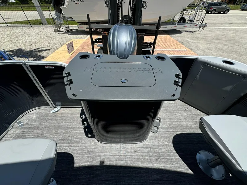 Slide: The Image of Bennington 22ss-sps 2025 - 8