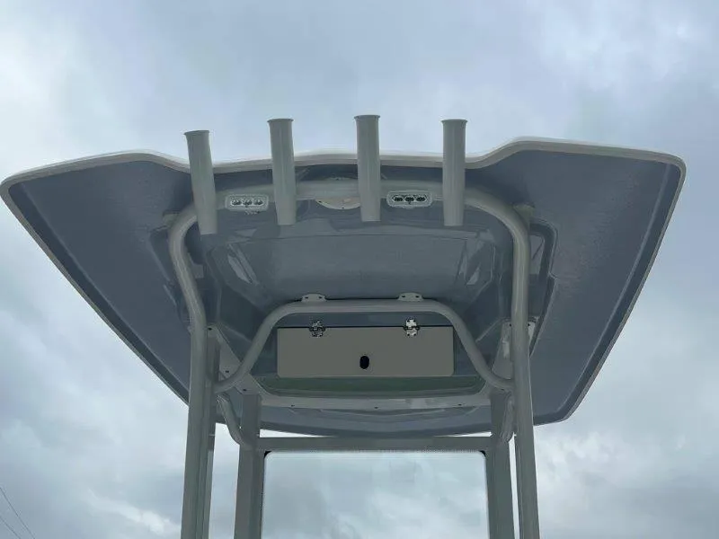 Slide: The Image of Robalo 246 Cayman 2025 - 49