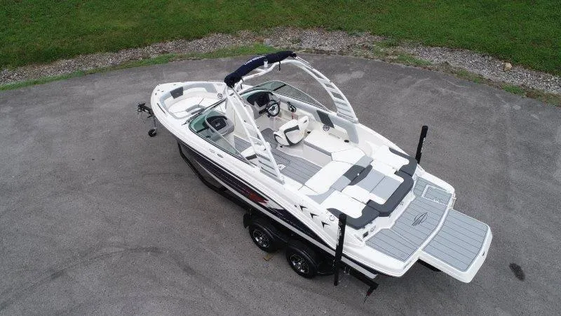 Slide: The Image of Chaparral 23 SSi 2025 - 16