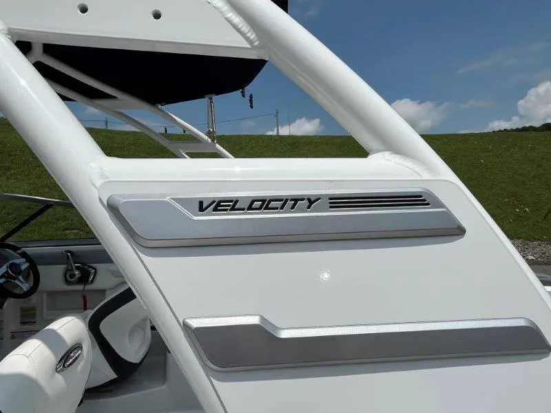 Slide: The Image of Chaparral 23 SSi 2025 - 32