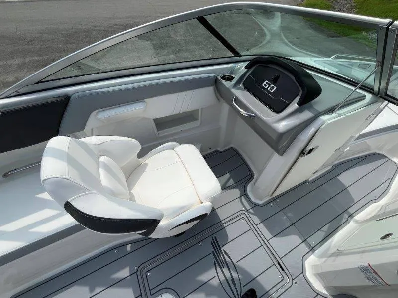 Slide: The Image of Chaparral 23 SSi 2025 - 53