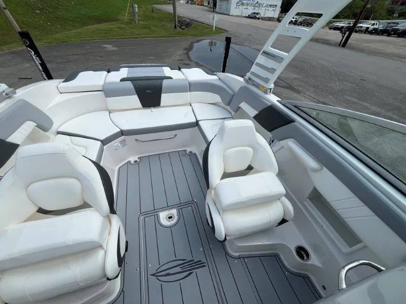 Slide: The Image of Chaparral 23 SSi 2025 - 60