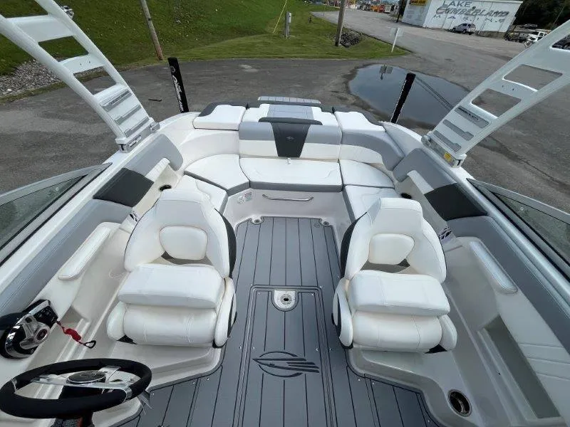 Slide: The Image of Chaparral 23 SSi 2025 - 73