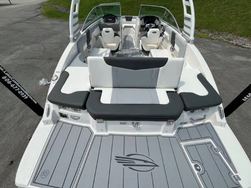 Slide: The Image of Chaparral 23 SSi 2025 - 76