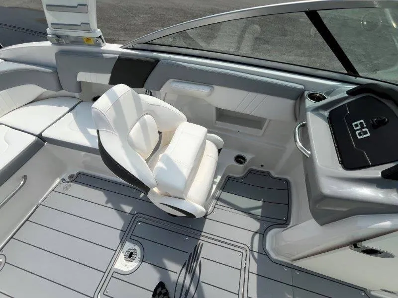 Slide: The Image of Chaparral 23 SSi 2025 - 81