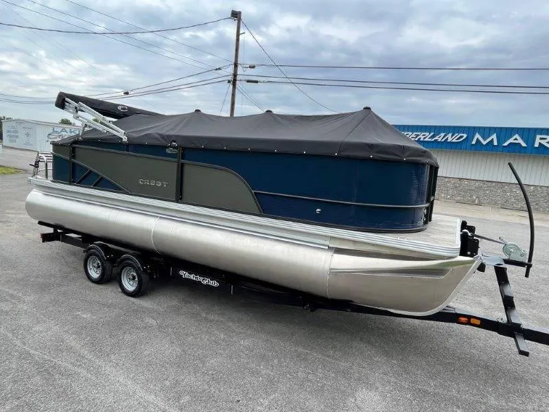 Slide: The Image of Crest Classic Fish 220 SF 2023 - 101