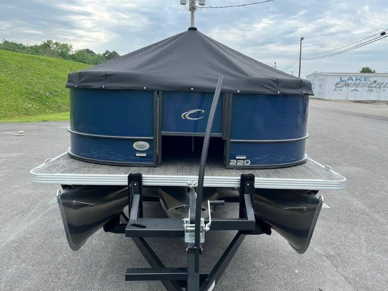 Slide: The Image of Crest Classic Fish 220 SF 2023 - 104