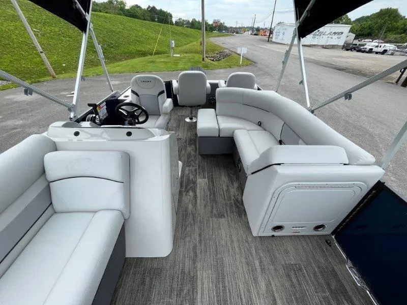 Slide: The Image of Crest Classic Fish 220 SF 2023 - 50