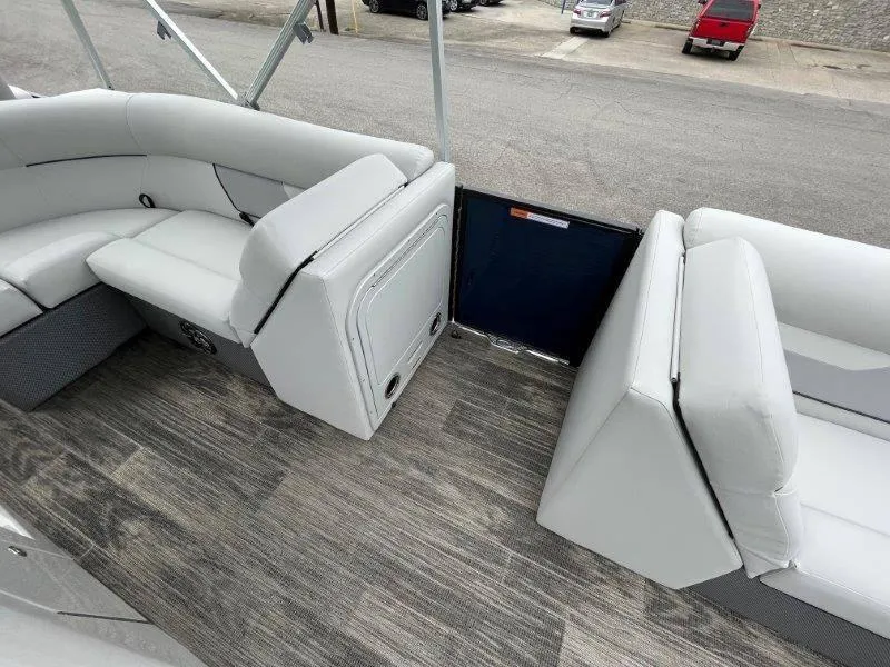 Slide: The Image of Crest Classic Fish 220 SF 2023 - 58