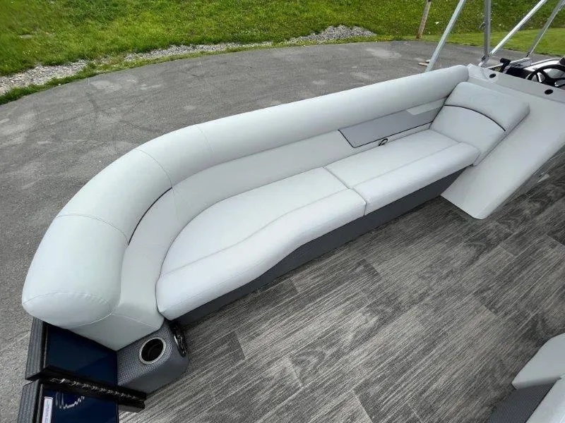 Slide: The Image of Crest Classic Fish 220 SF 2023 - 63