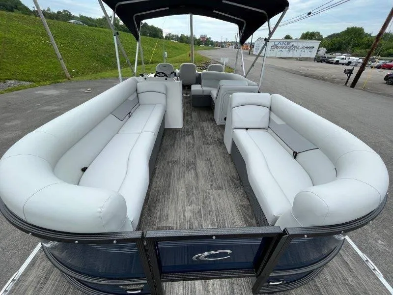 Slide: The Image of Crest Classic Fish 220 SF 2023 - 66