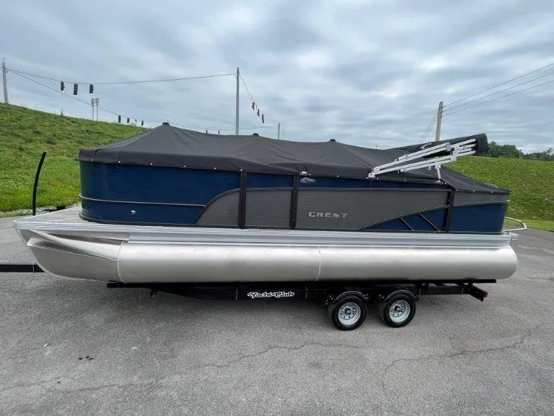 Slide: The Image of Crest Classic Fish 220 SF 2023 - 89