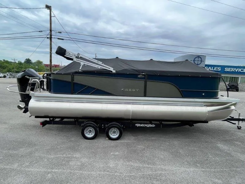 Slide: The Image of Crest Classic Fish 220 SF 2023 - 98