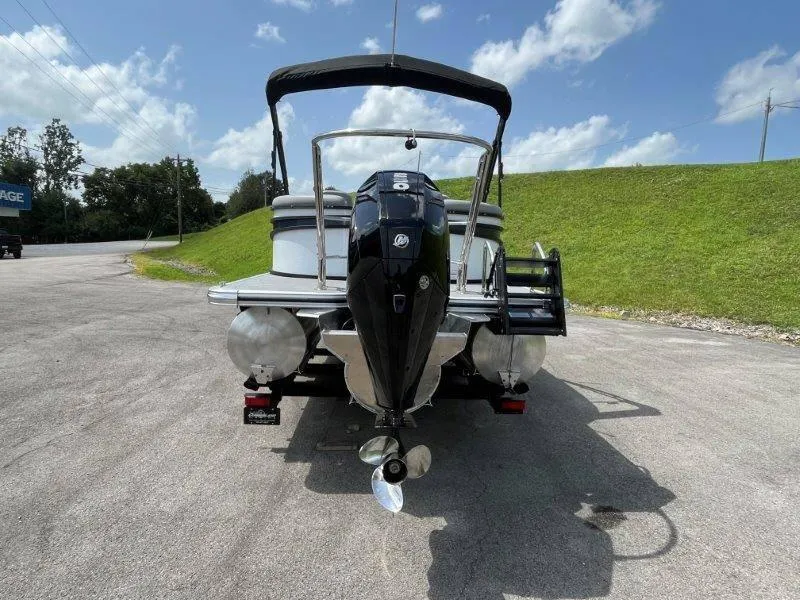 Slide: The Image of Crest CLASSIC 240 SLC 2025 - 22