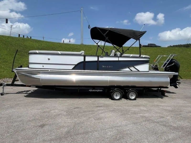 Slide: The Image of Crest CLASSIC 240 SLC 2025 - 29