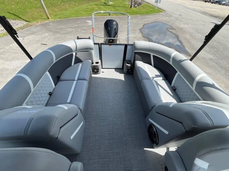 Slide: The Image of Crest CLASSIC 240 SLC 2025 - 50